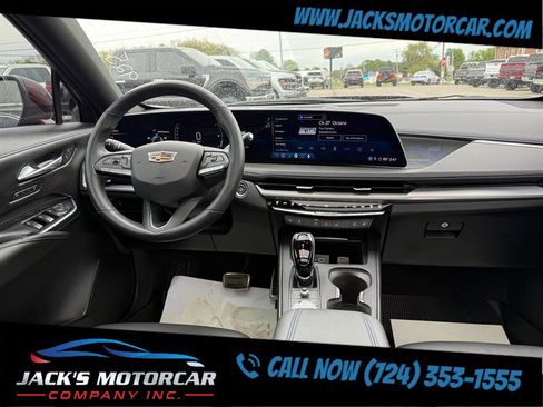Used 2024 Cadillac XT4 Sport AWD/4WD image 32