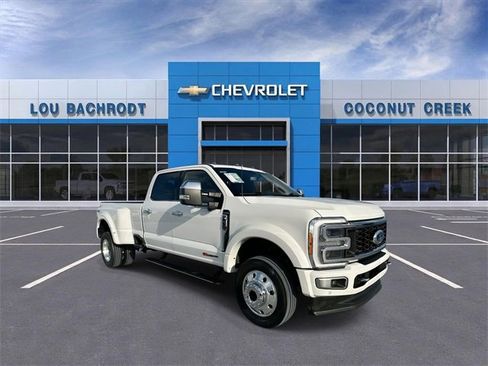 Used 2023 Ford F450 Platinum image 1