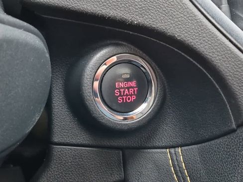 Used 2021 Subaru Crosstrek 2.5i Sport w/ Moonroof Package image 19