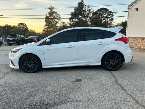 Used 2017 Ford Focus RS image 3