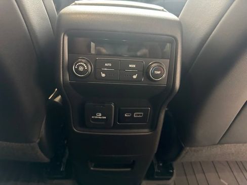 Used 2023 GMC Acadia Denali w/ Denali Ultimate Package AWD/4WD image 45