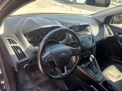 Used 2016 Ford Focus SE w/ Equipment Group 201A FWD image 38