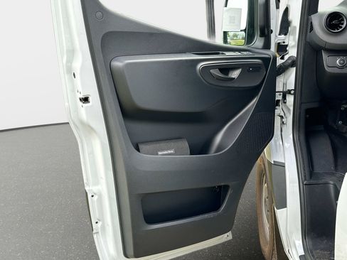 New 2025 Mercedes-Benz Sprinter 2500 image 12
