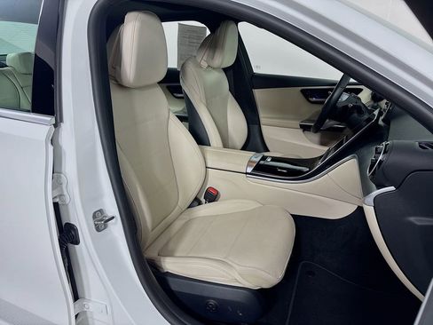 Used 2025 Mercedes-Benz C 300 Sedan image 28