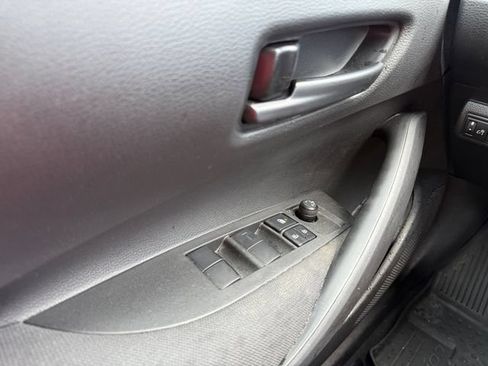Used 2022 Toyota Corolla LE FWD image 12
