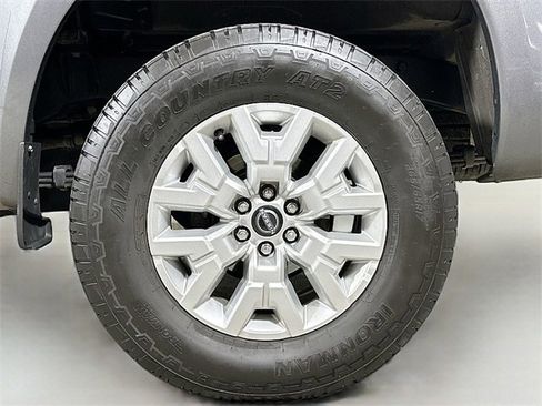 Used 2023 Nissan Frontier SV image 30
