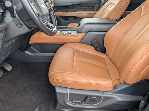 Used 2023 Ford Expedition Max Platinum AWD/4WD image 15