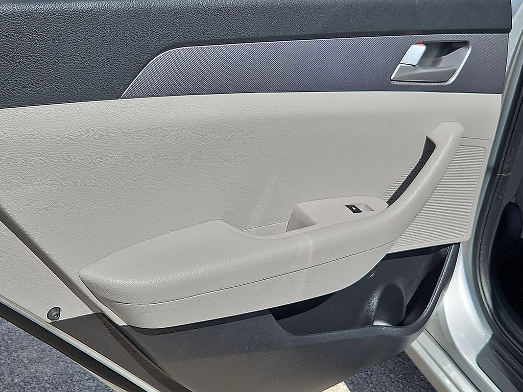 Used 2017 Hyundai Sonata SE FWD image 15