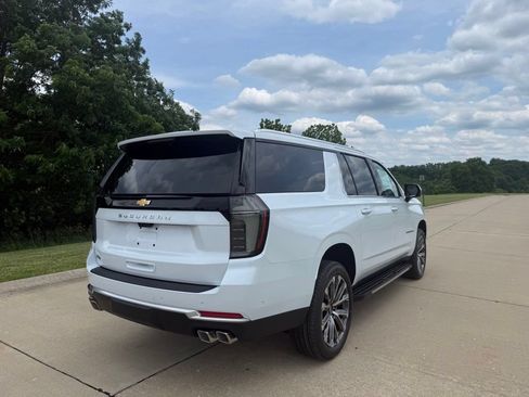 New 2026 Chevrolet Suburban High Country w/ Sun And Tow Package AWD/4WD image 3