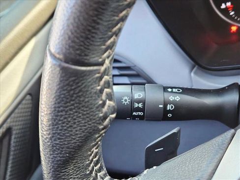 Used 2022 Subaru Outback Premium image 15