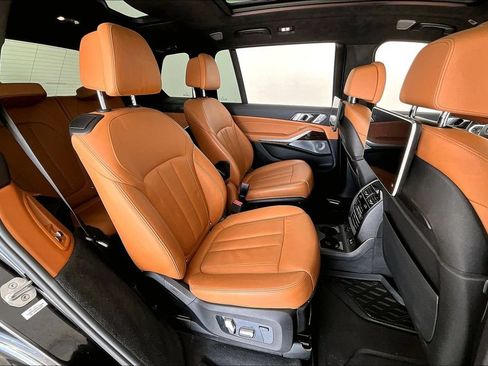Used 2020 BMW X7 M50i w/ Dynamic Handling Package AWD/4WD image 33