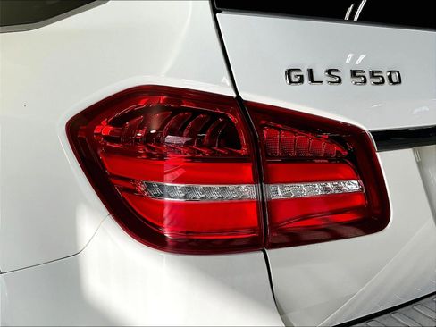 Used 2017 Mercedes-Benz GLS 550 4MATIC image 21
