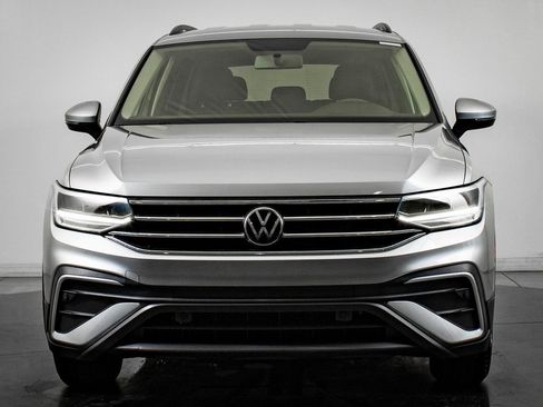 Used 2022 Volkswagen Tiguan S image 2