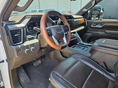 Used 2025 GMC Sierra 2500 Denali w/ Denali Reserve Package AWD/4WD image 10
