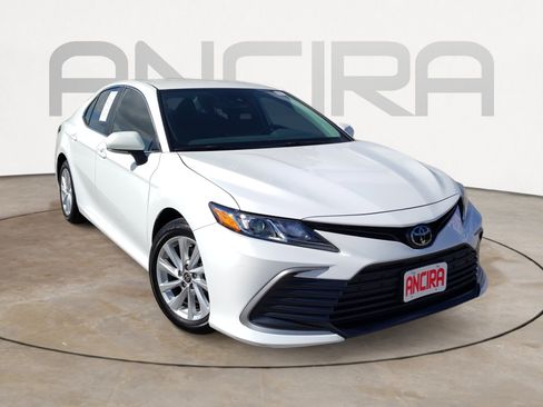Used 2024 Toyota Camry LE w/ Convenience Package image 7