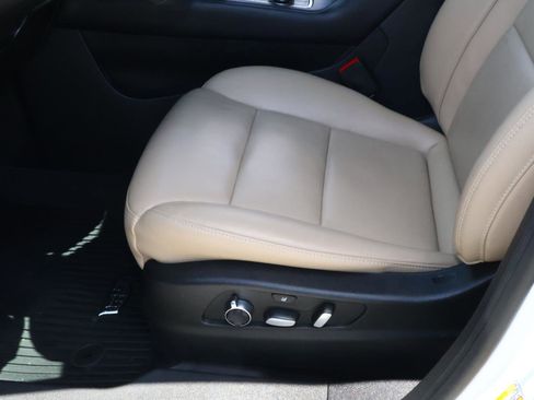 Used 2024 Cadillac XT4 Premium Luxury AWD/4WD image 18