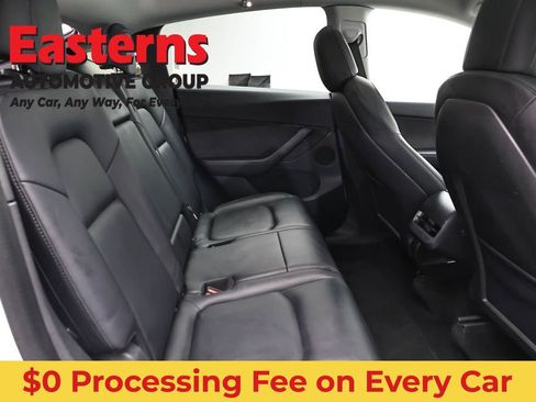 Used 2022 Tesla Model Y Long Range AWD/4WD image 17
