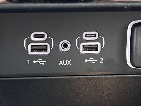 New 2025 Jeep Grand Cherokee L Limited w/ Trailer Tow Package image 31