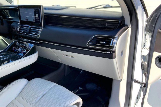 Used 2023 Lincoln Navigator L Black Label AWD/4WD image 15