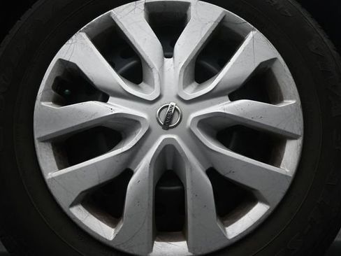 Used 2020 Nissan Rogue S FWD image 9