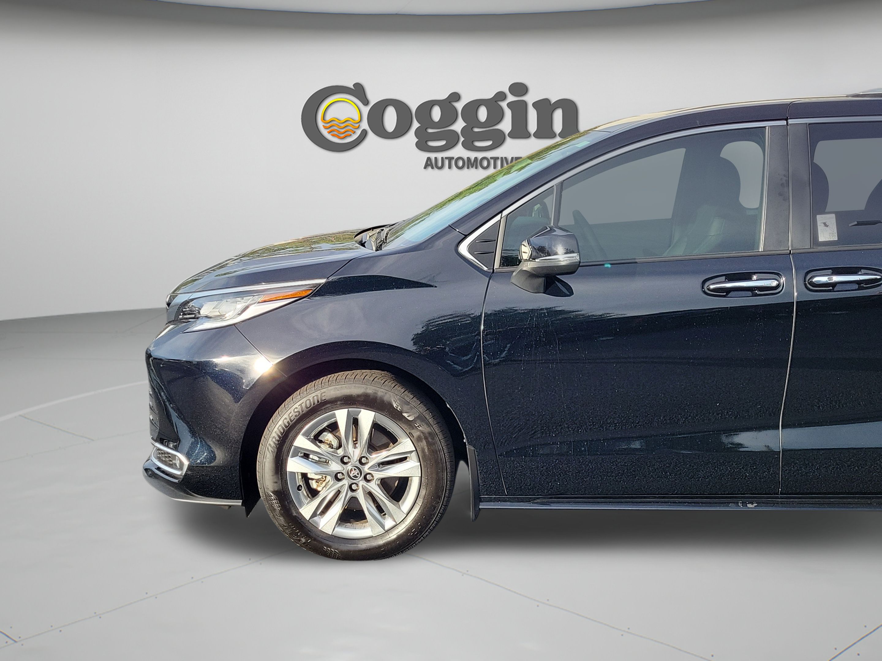 Certified 2026 Toyota Sienna Limited FWD image 62