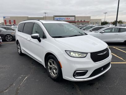 Used 2023 Chrysler Pacifica Limited