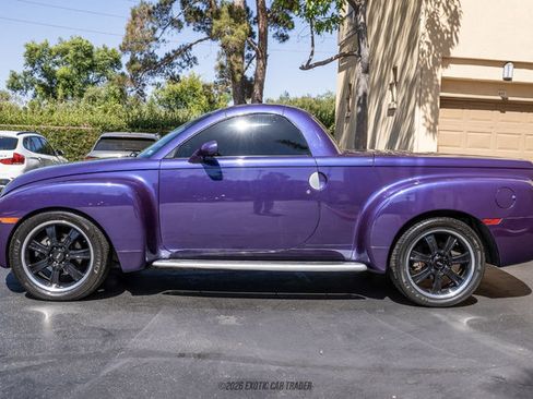 Used 2004 Chevrolet SSR w/ Preferred Equipment Group RWD image 15