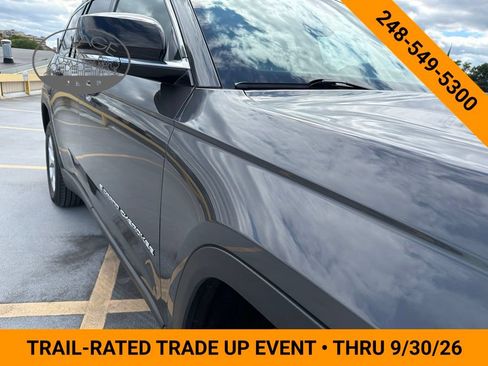 Used 2023 Jeep Grand Cherokee L Limited AWD/4WD image 3
