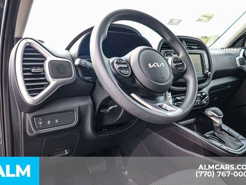Used 2025 Kia Soul LX w/ LX Technology Package FWD image 28
