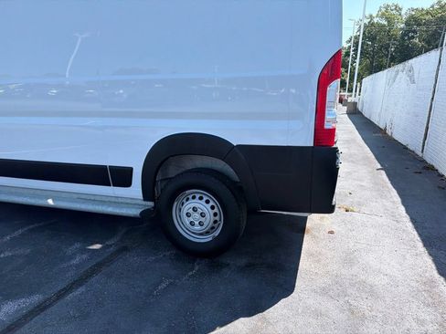 Used 2025 RAM ProMaster 2500 w/ U-Haul Equipment Group FWD image 38