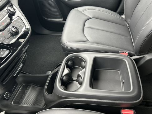 New 2026 Chrysler Pacifica Select w/ S Appearance Package image 45