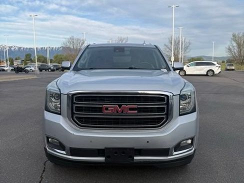 Used 2017 GMC Yukon XL SLT AWD/4WD image 3