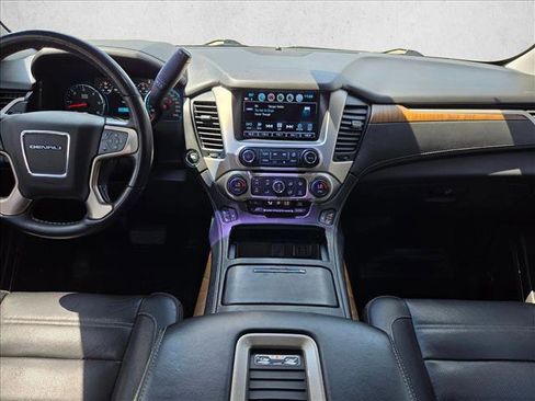 Used 2020 GMC Yukon Denali w/ Denali Ultimate Package RWD image 19
