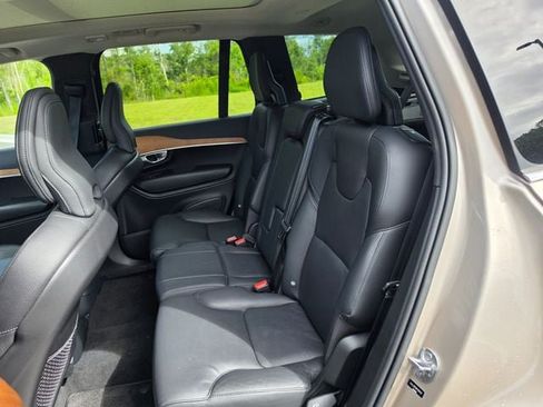 Used 2024 Volvo XC90 B5 Plus AWD/4WD image 9