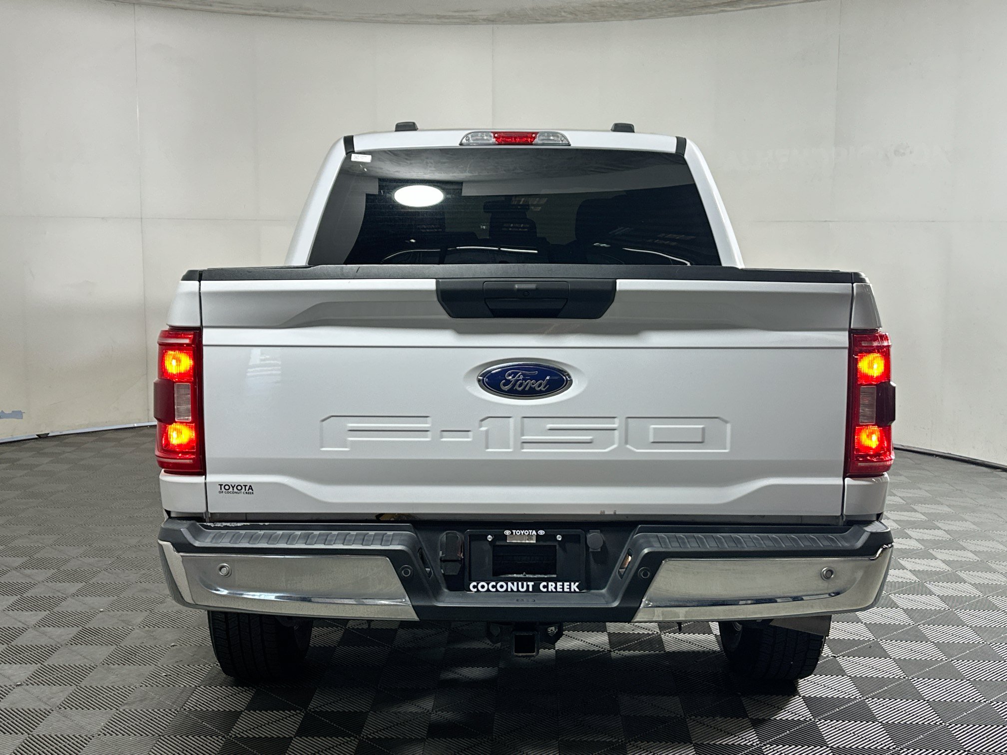 Used 2022 Ford F150 XLT w/ Equipment Group 301A Mid AWD/4WD image 4