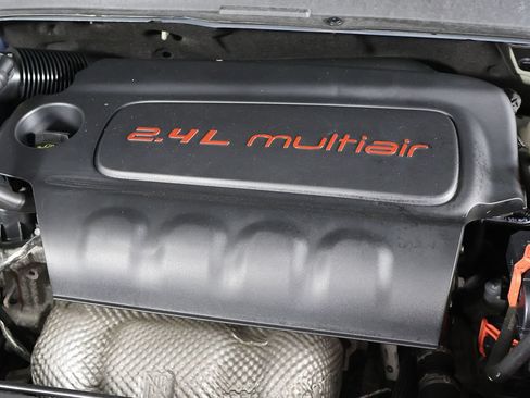 Used 2020 Jeep Renegade Altitude AWD/4WD image 13