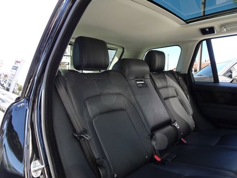 Used 2020 Land Rover Range Rover HSE image 19