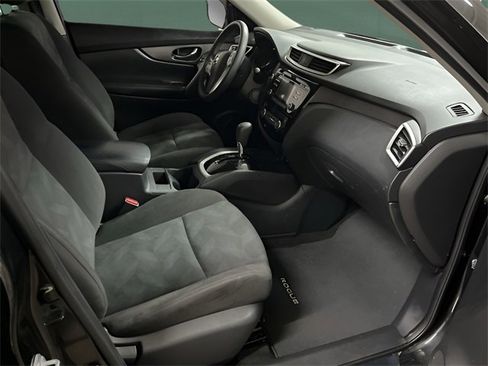 Used 2016 Nissan Rogue SV image 15