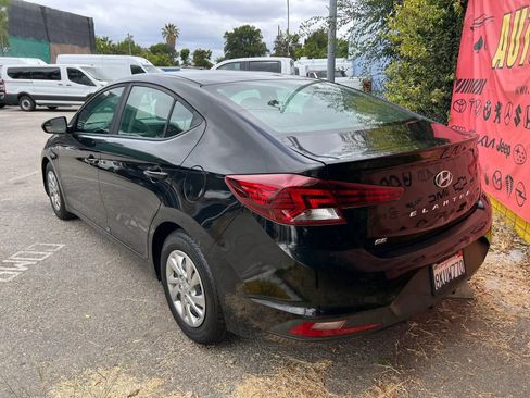 Used 2019 Hyundai Elantra SE w/ Cargo Package FWD image 6