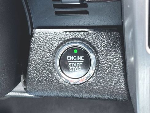 Used 2017 Ford F150 Platinum w/ Equipment Group 701A Luxury AWD/4WD image 17