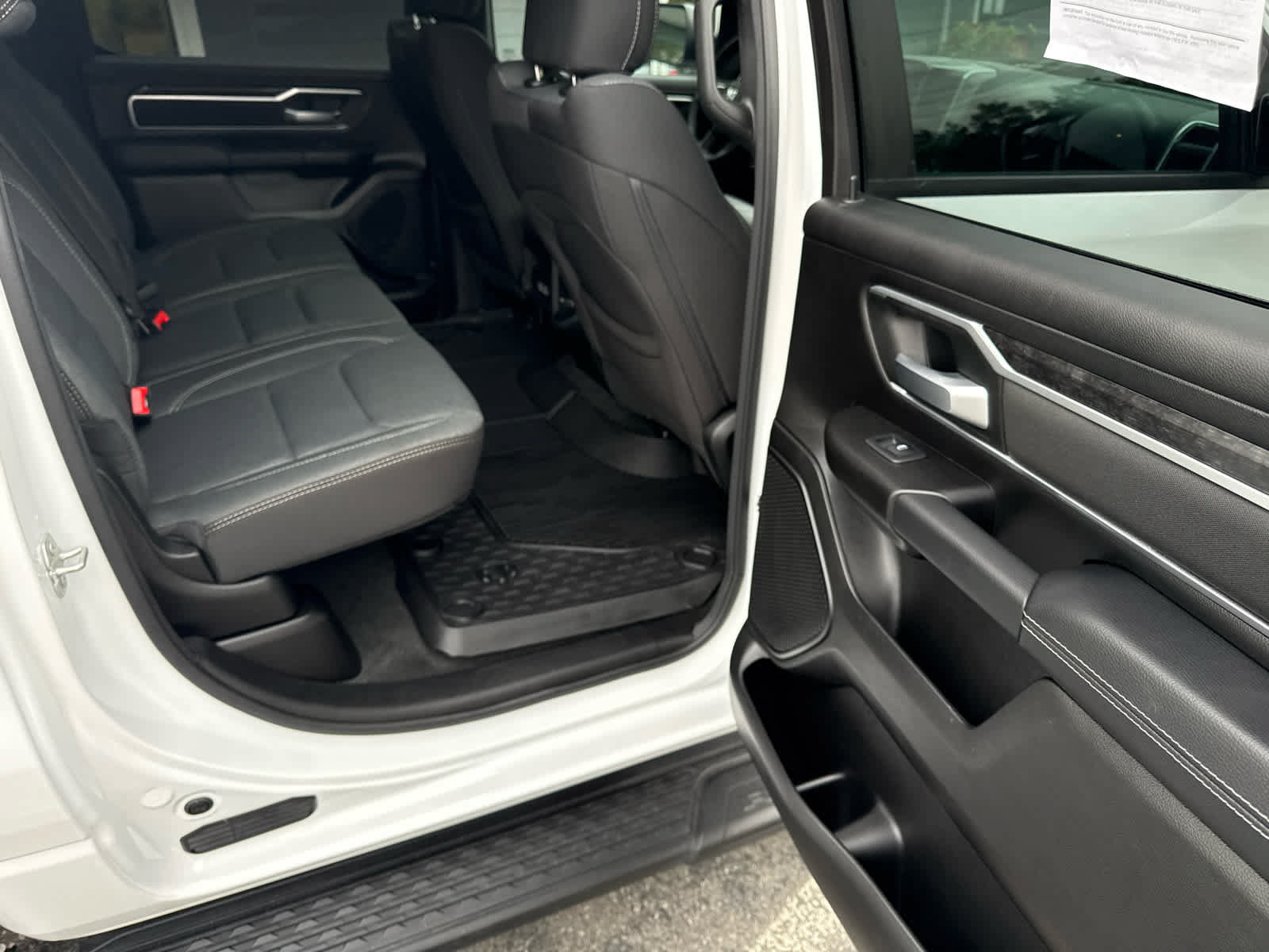 Used 2023 RAM 1500 Big Horn AWD/4WD image 18