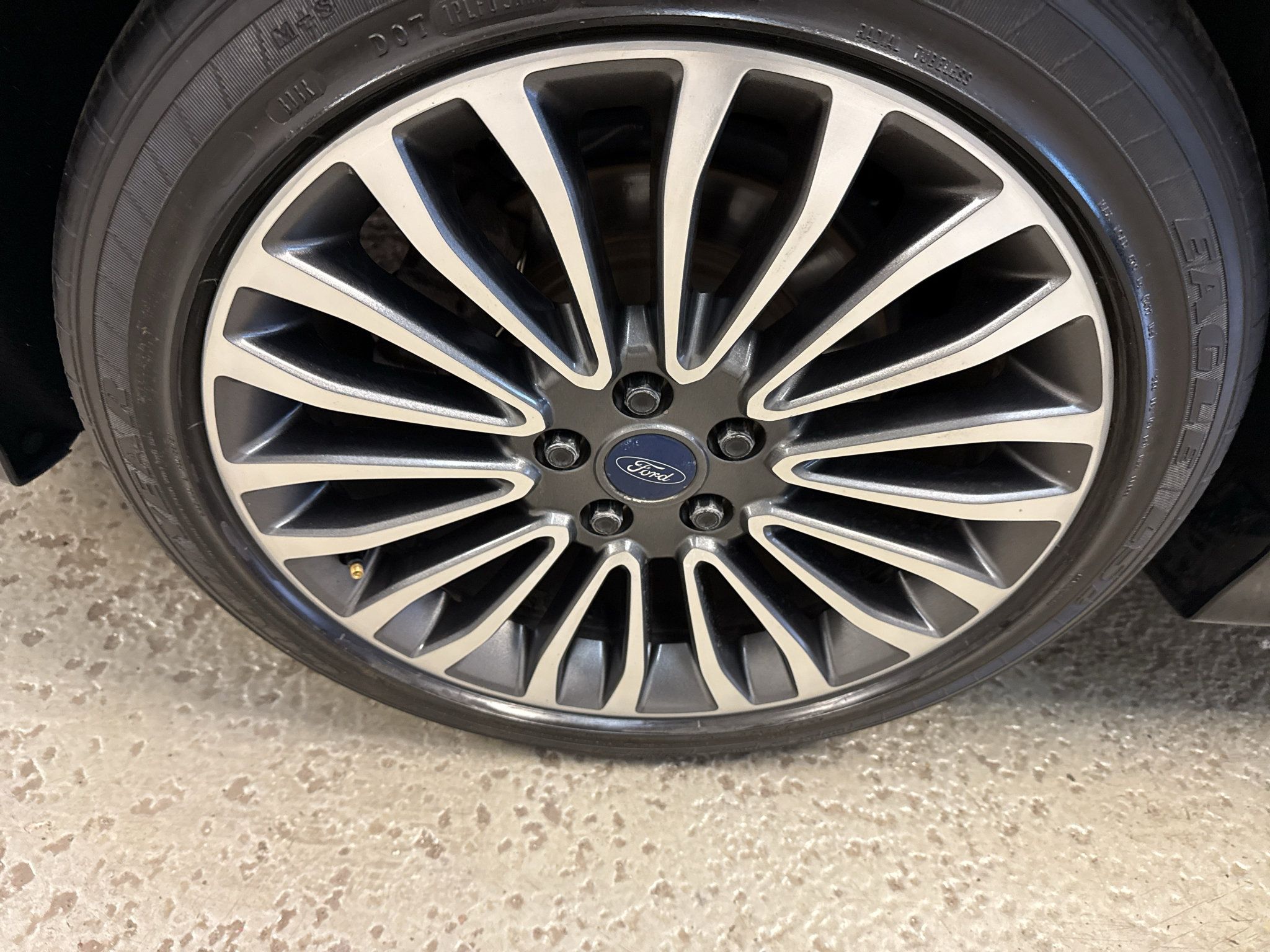 Used 2017 Ford Fusion SE w/ Fusion SE Technology Package AWD/4WD image 34