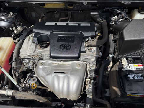 Used 2016 Toyota RAV4 LE FWD image 18