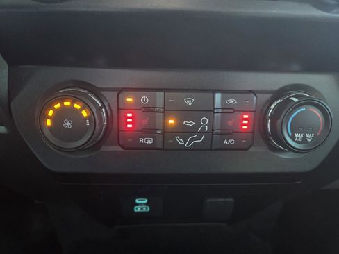 Used 2019 Ford F250 XLT w/ FX4 Off-Road Package image 14