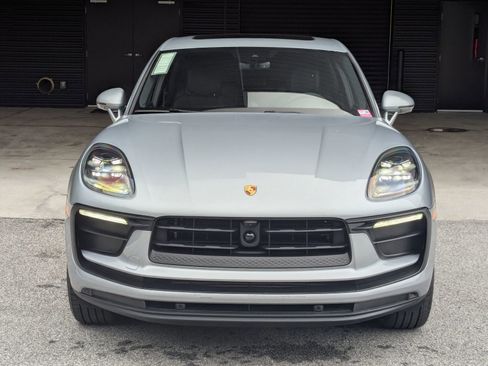 Used 2025 Porsche Macan image 6