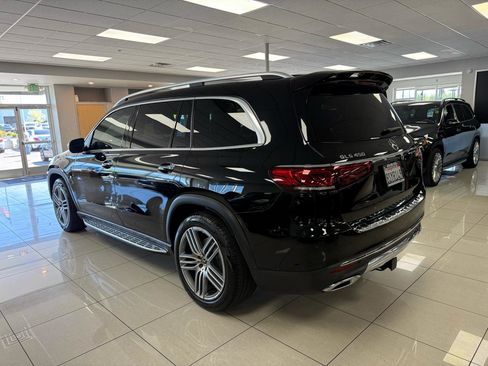 Used 2020 Mercedes-Benz GLS 450 4MATIC image 2
