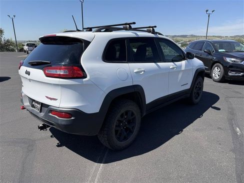 Used 2016 Jeep Cherokee Trailhawk w/ Comfort/Convenience Group AWD/4WD image 7