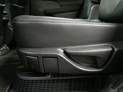 Used 2021 Toyota Highlander Platinum image 24