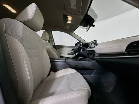 Used 2023 Nissan Rogue SV image 30