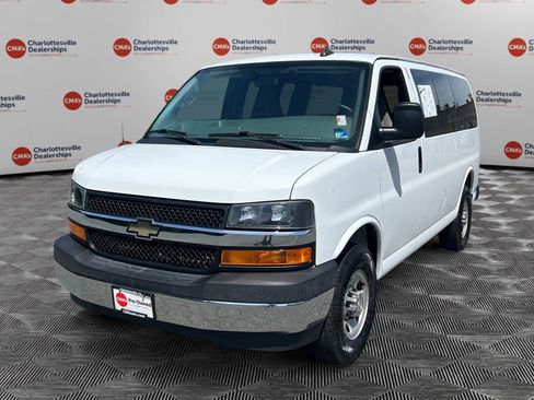 Used 2017 Chevrolet Express 2500 LT w/ LT Preferred Equipment Group RWD image 1